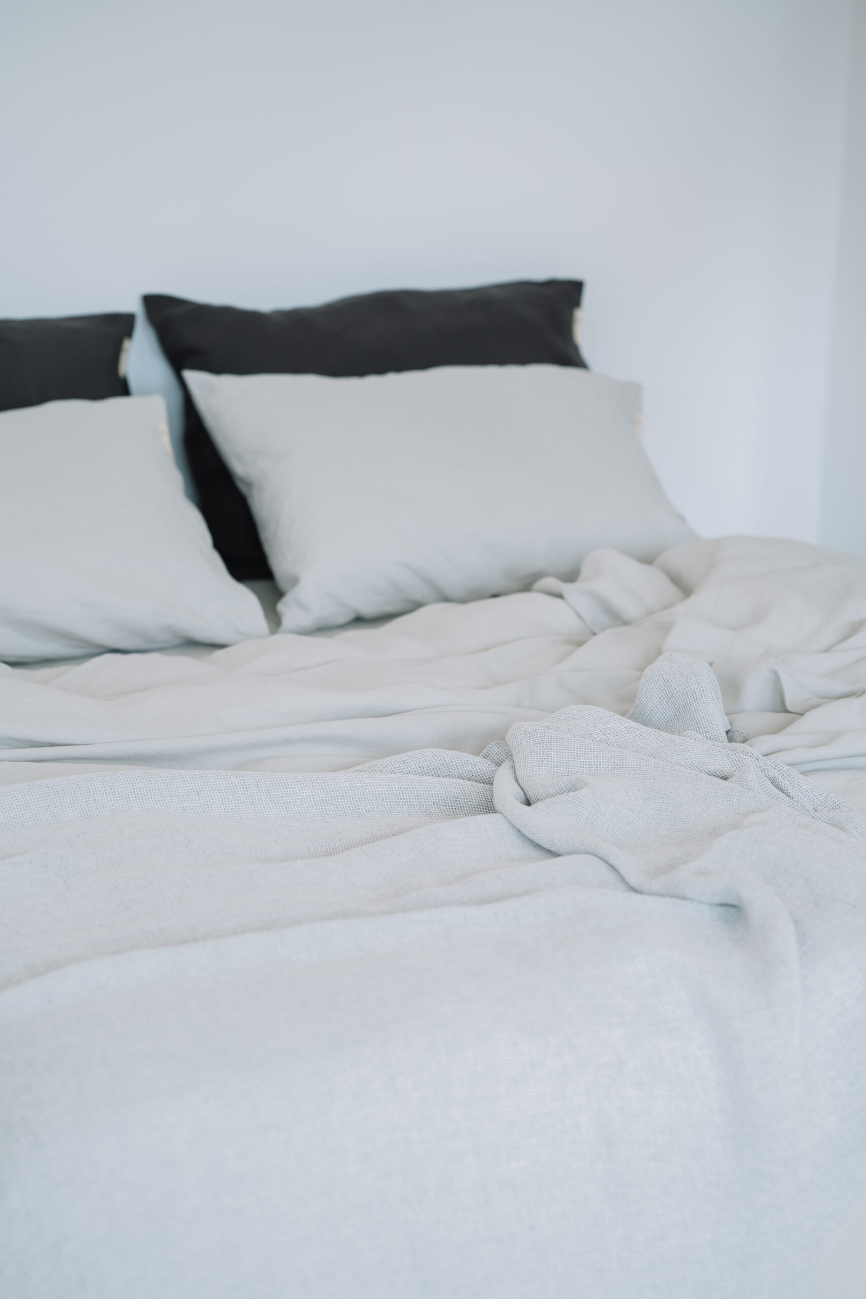 Dusty Grey sæt 60x60cm pudebetræk og 200x220cm pudebetræk sæt