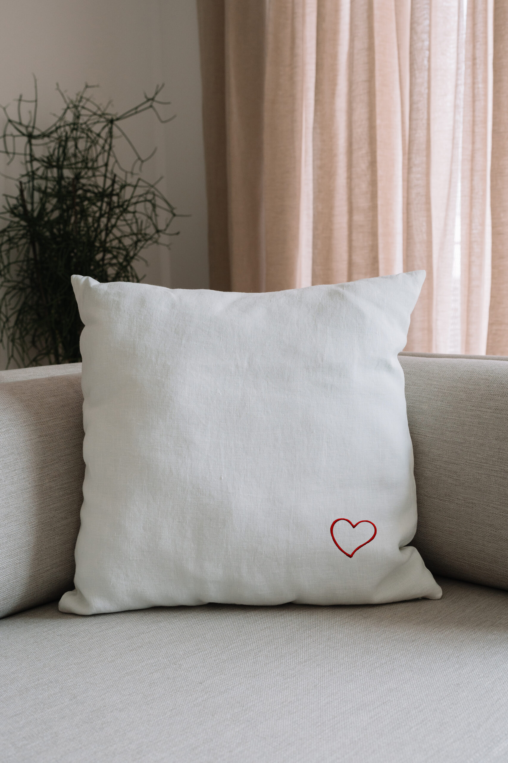 Pude i CLASIC plain 50x50 med enkelt broderi